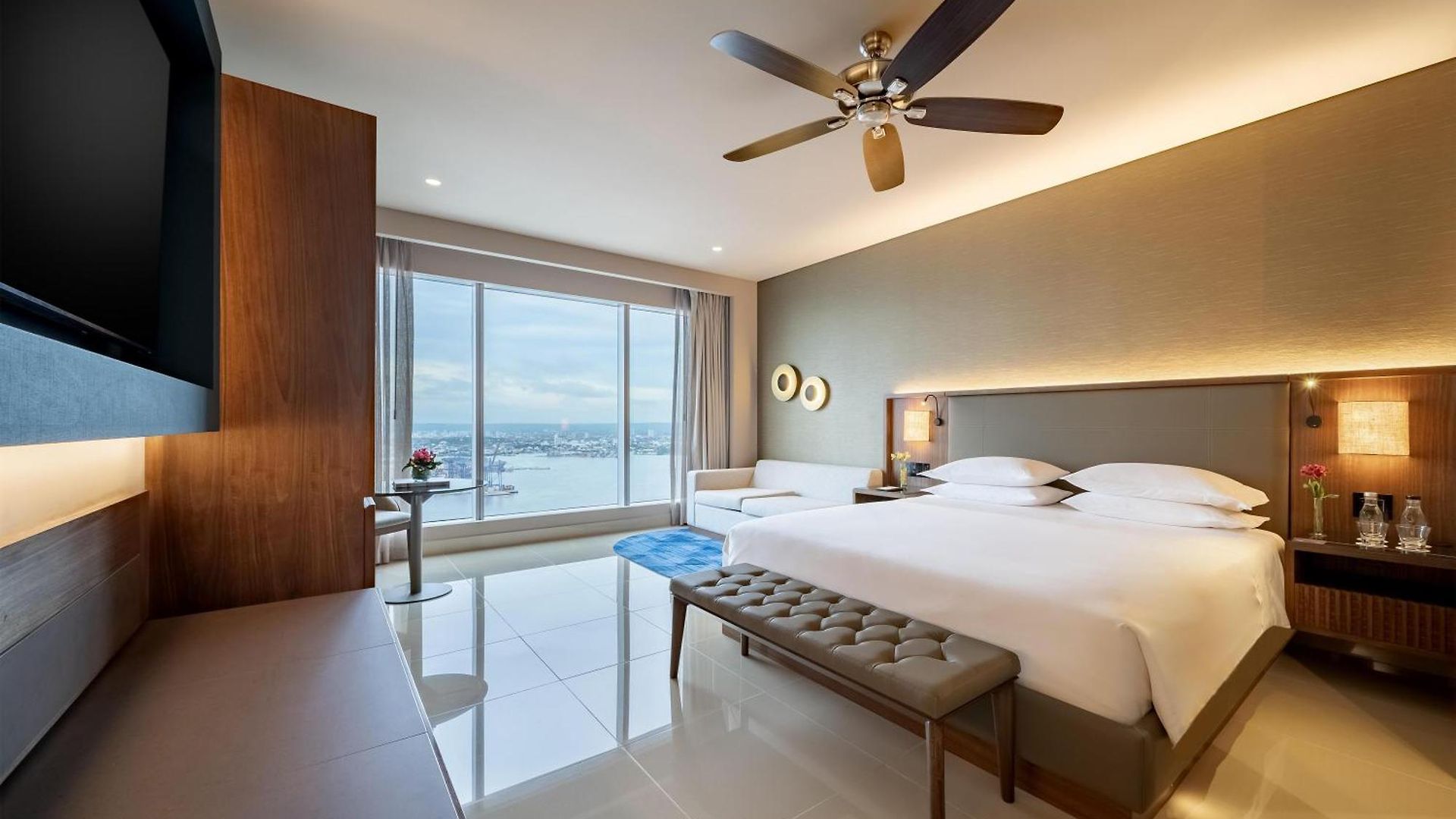 Hyatt Regency Hotel 5*