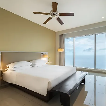 Hyatt Regency 5*