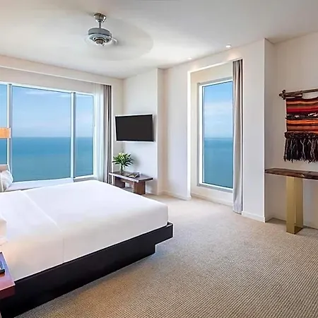 Hyatt Regency 5*