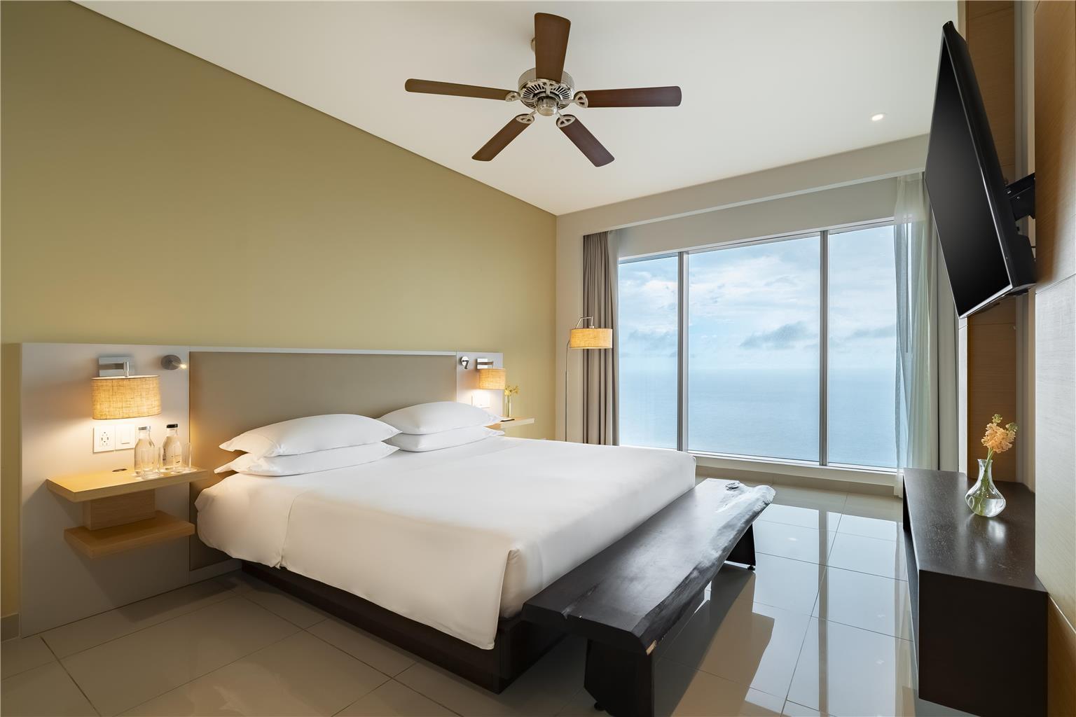 Hyatt Regency 5*